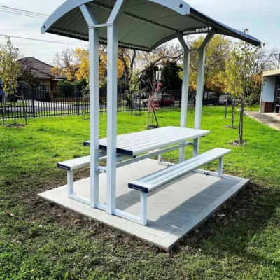 Deluxe Broad Roof Sheltered Park Setting-Strathmore Primary School