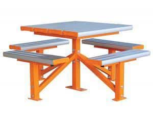 Felton 4 sided Pedestal Park Setting 1