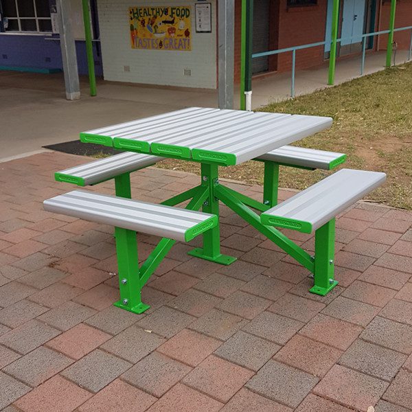 Felton 4-Sided Pedestal Park Setting at Condobolin Public School