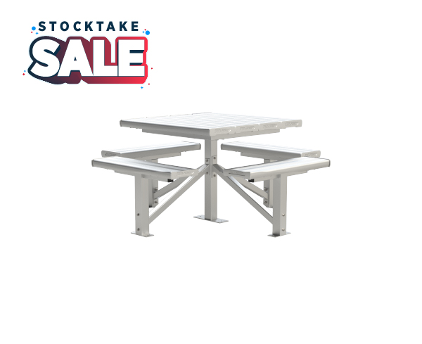 4-Sided Pedestal Park Setting